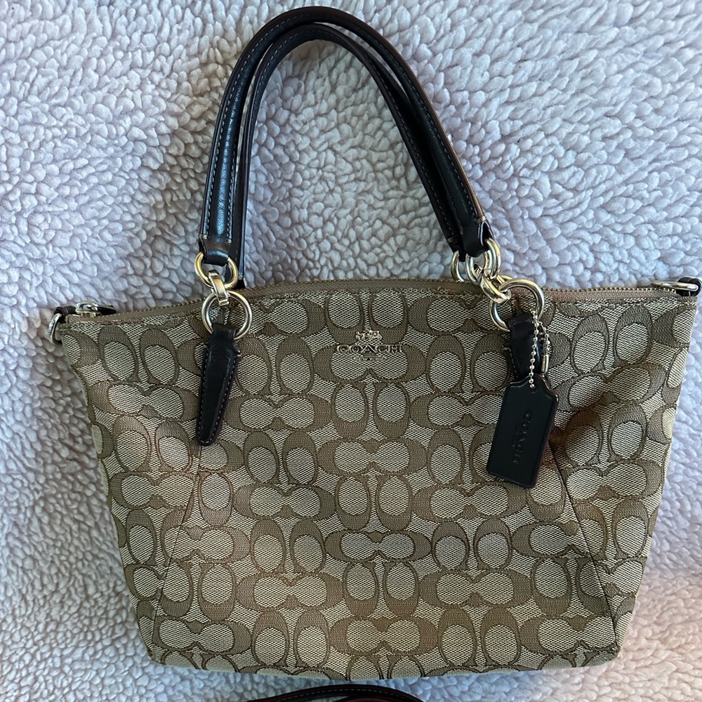 Coach jacquard canvass authentic crossbody bag